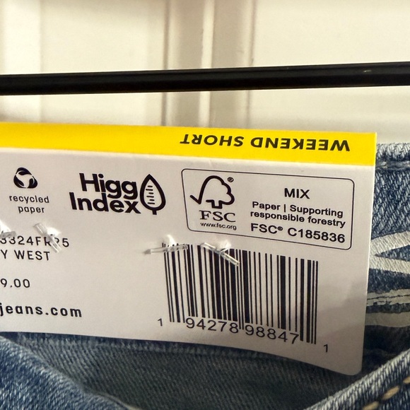 New Seven7 Light Blue Jean Weekend Short women. Size 8 medium.10” rise 5” inseam - Picture 3 of 11